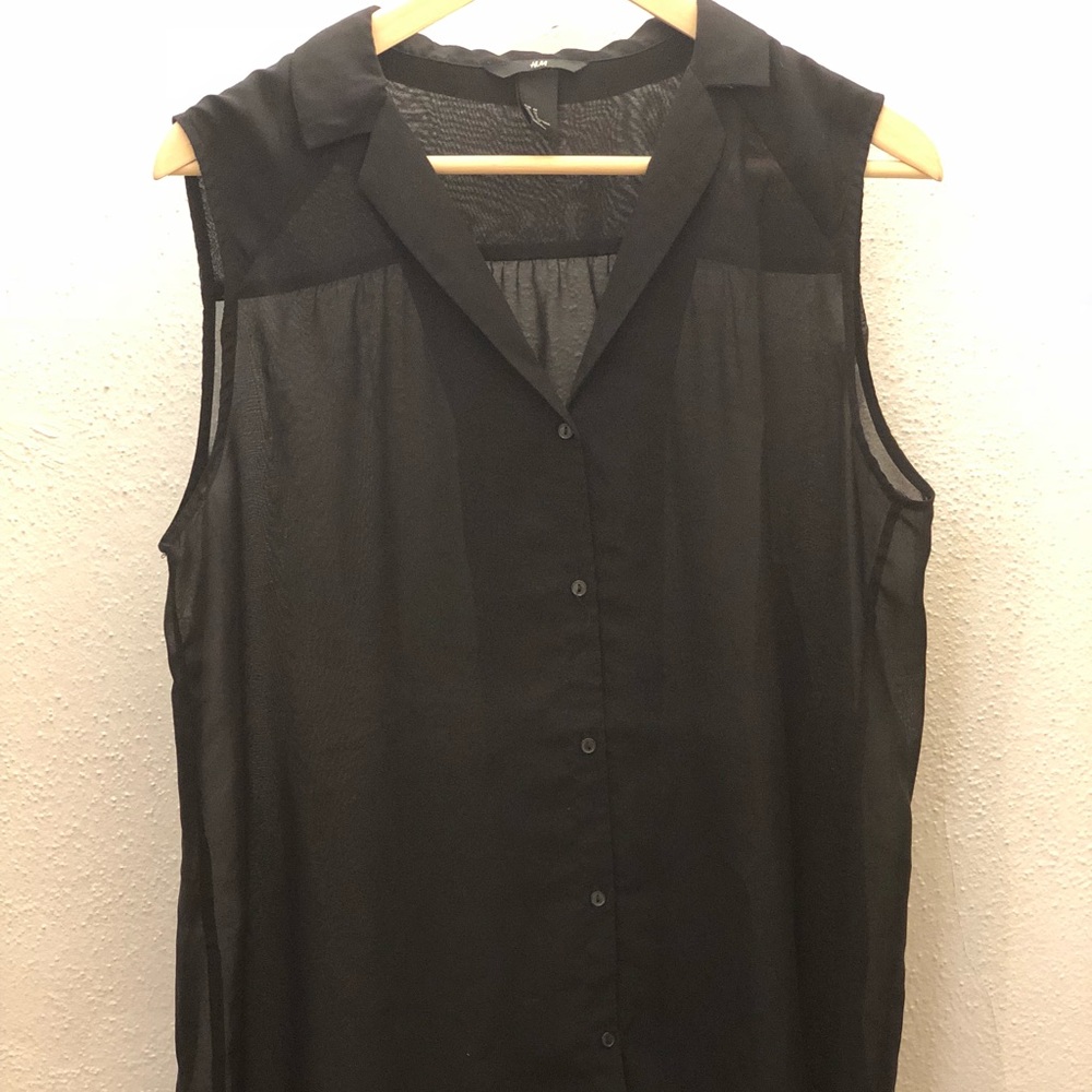 Sleeveless blouse
